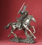 WU71599 samuraj na koniu figurka veronese